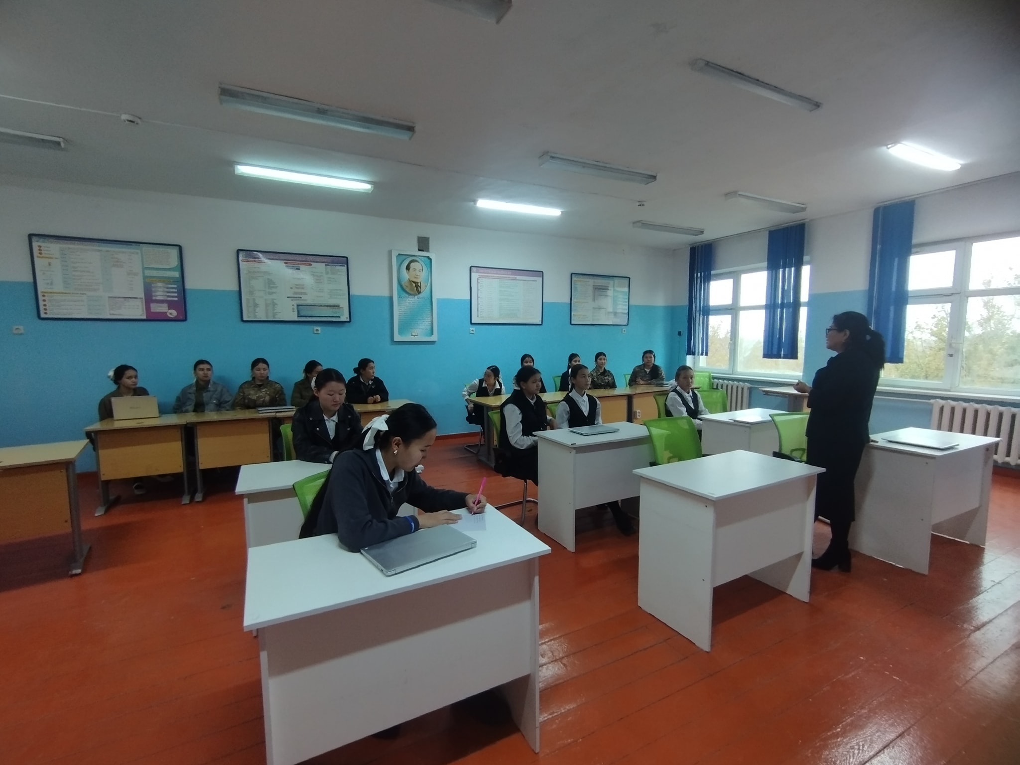 "Отырар" жалпы білім беретін мектебінде қыздар ұйымының жиналысы өтті