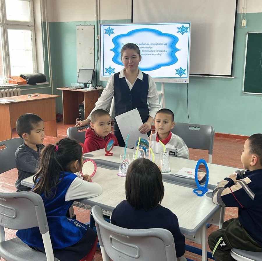 "Р" дыбысын сөздің басында машықтандыру» тақырыбында мазмұнды сабақ өткізді