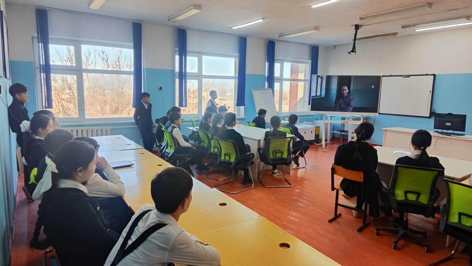 Загадка Хулиганка» атты деректі фильм 8-9 сынып оқушыларына көрсетілді.