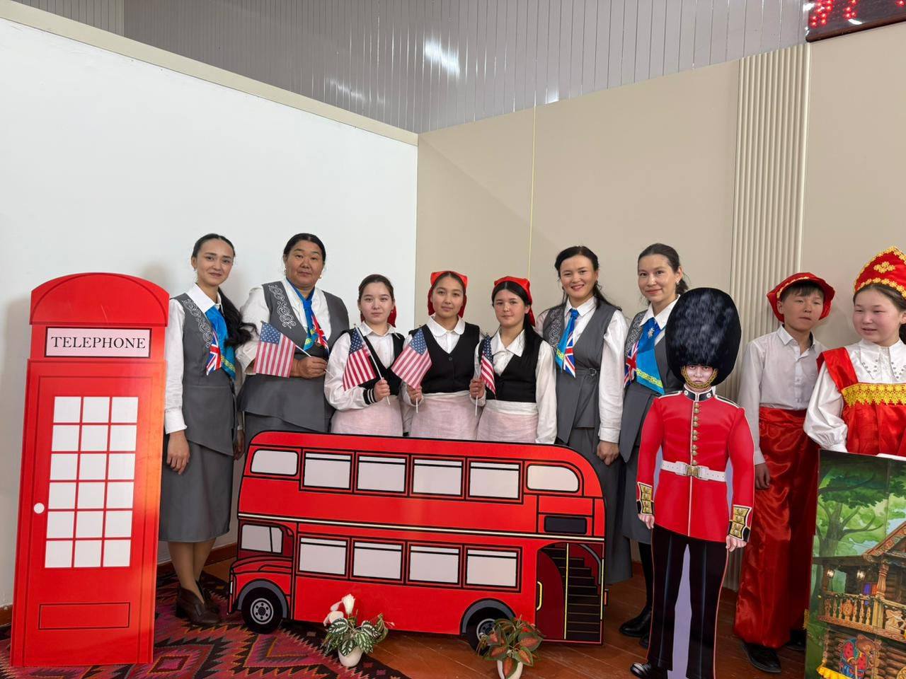 English Karaoke Fun Break: Мектептегі ерекше музыкалық үзіліс!