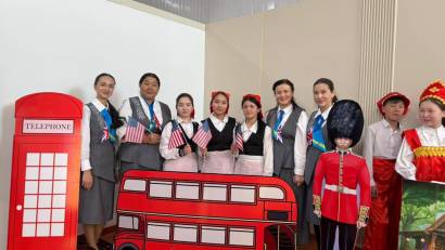 English Karaoke Fun Break: Мектептегі ерекше музыкалық үзіліс!