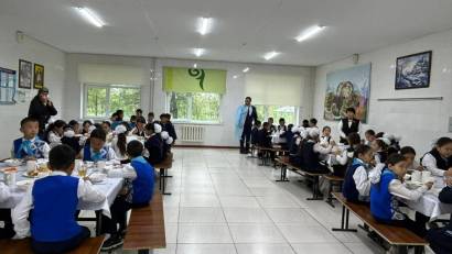Мектеп асханасына жоспарлы бақылау жүргізілді.