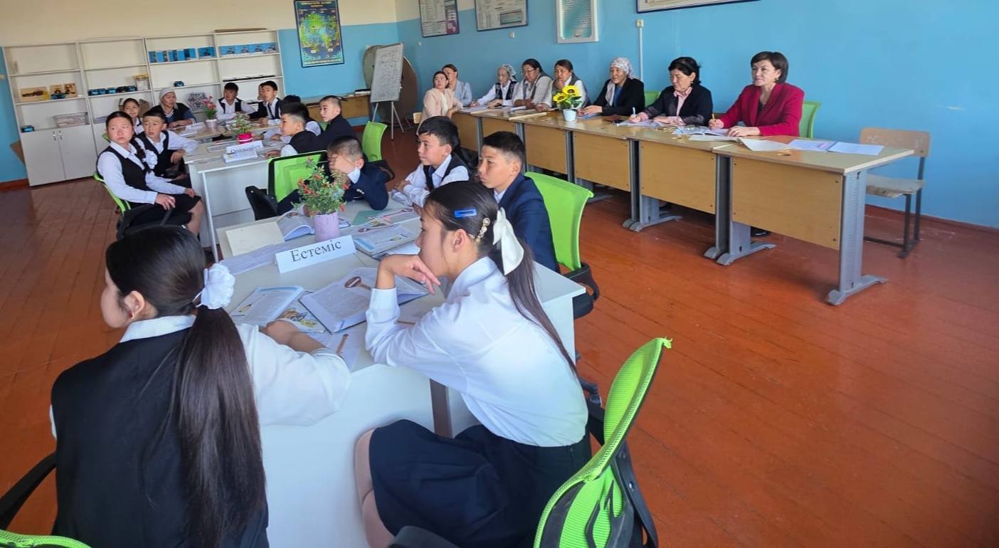 8 «Б» сыныбында қазақ әдебиеті пәнінен ашық сабақ